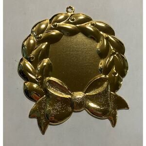 3" Wreath Ornament Vintage Embossed Brass Gold Tone